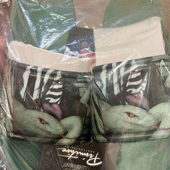 Primitive X Naruto Serpent Slide Sage Green - Picture 5 of 6